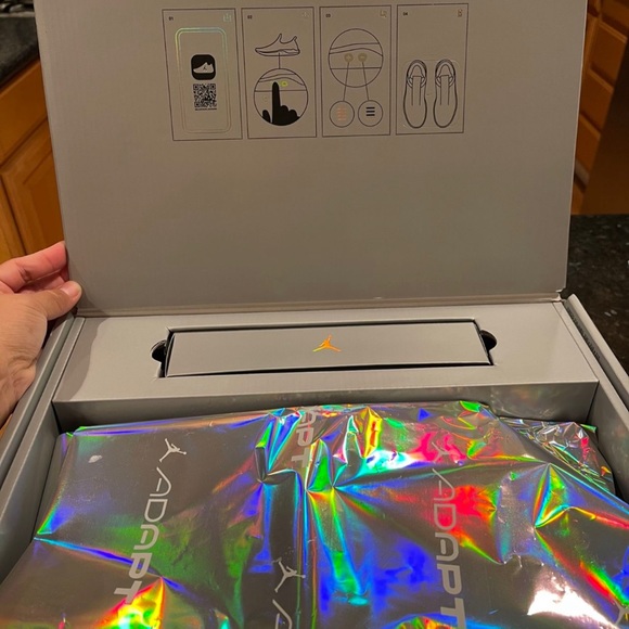 Jordan 11 Adapt Powder Blue - Picture 2 of 2